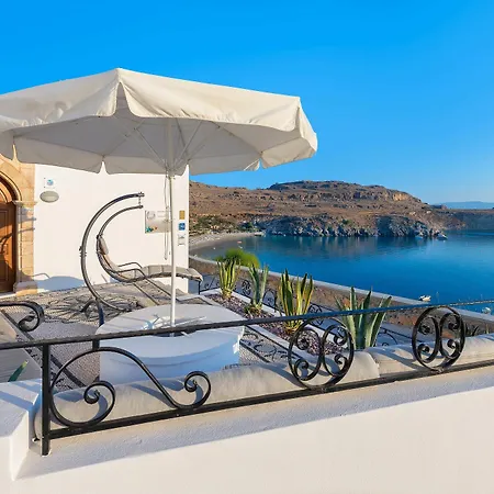 Villa Shore Boutique *